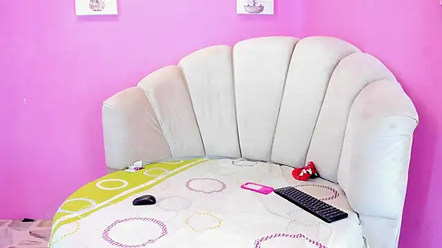 Snapshot of LadyandMaverick chatting on 10.02.25 LadyandMaverick online show from 10.02.25