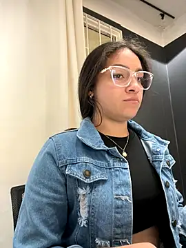 Alyha Cortes online show from 11.21.25