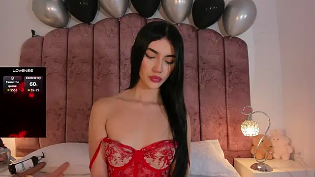 Snapshot of ValeskaZuev1 chatting on 10.01.25 ValeskaZuev1 online show from 10.01.25