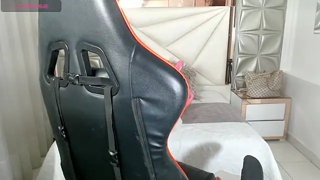 sara slut21 online show from 01.15.25