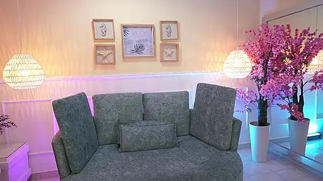 Snapshot of LoonaNyx chatting on 09.11.25 LoonaNyx online show from 09.11.25