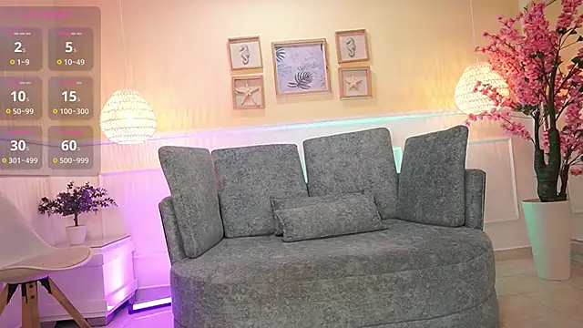 Snapshot of LoonaNyx chatting on 09.18.25 LoonaNyx online show from 09.18.25