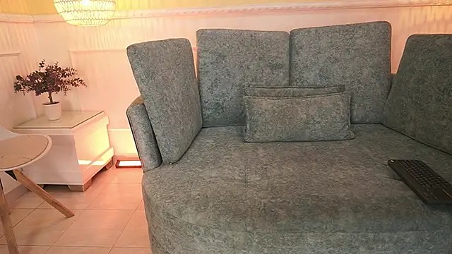 Snapshot of LoonaNyx chatting on 09.29.25 LoonaNyx online show from 09.29.25