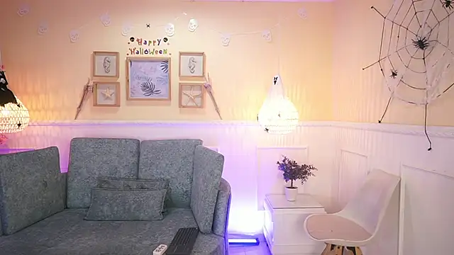 Snapshot of LoonaNyx chatting on 10.16.25 LoonaNyx online show from 10.16.25