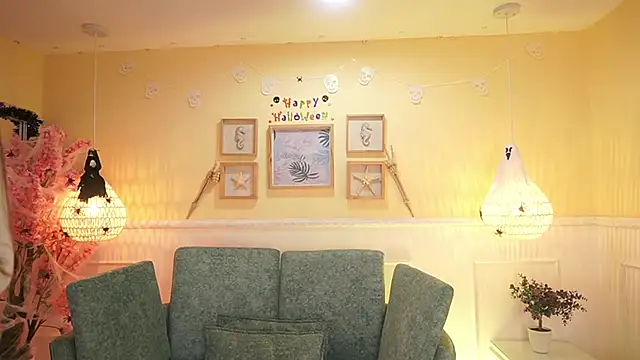 Snapshot of LoonaNyx chatting on 10.21.25 LoonaNyx online show from 10.21.25