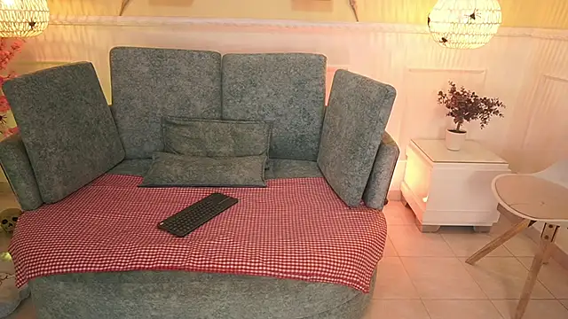 Snapshot of LoonaNyx chatting on 10.23.25 LoonaNyx online show from 10.23.25