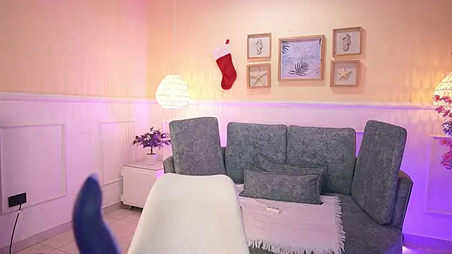 Snapshot of LoonaNyx chatting on 11.25.25 LoonaNyx online show from 11.25.25