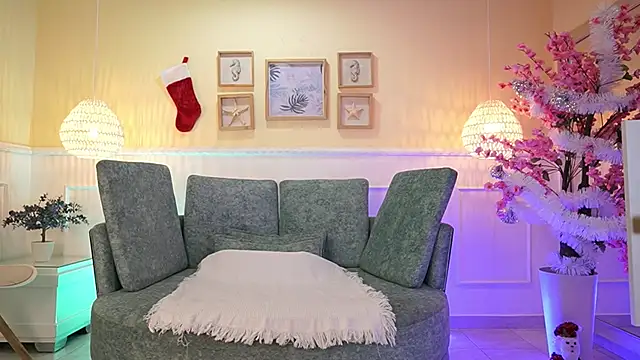 Snapshot of LoonaNyx chatting on 12.03.25 LoonaNyx online show from 12.03.25