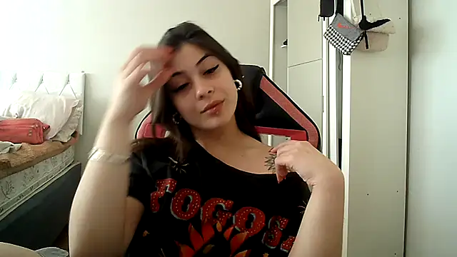 Becca B online show from 09.29.25