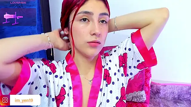 Snapshot of adahraa_younng chatting on 09.26.25 adahraa younng online show from 09.26.25