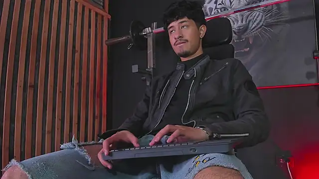 DimitriDeluxe online show from 11.12.25