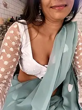 Snapshot of Shalu_G chatting on 06.18.26 Shalu G online show from 06.18.26