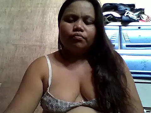 Snapshot of tender_amy chatting on 12.03.25 tender amy online show from 12.03.25