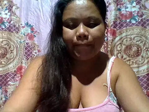 Snapshot of tender_amy chatting on 12.14.25 tender amy online show from 12.14.25