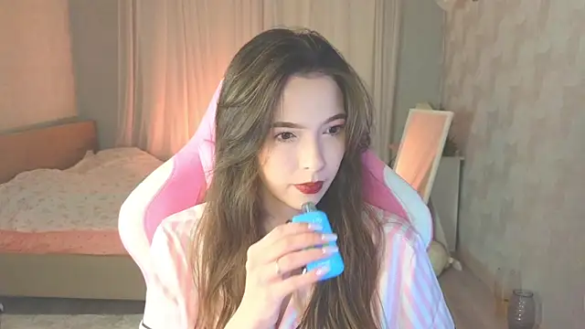 yuna sunshy online show from 11.14.25