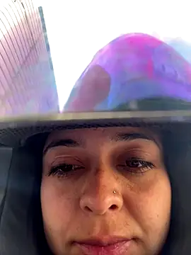 Emily Rivers  online show from 10.04.25