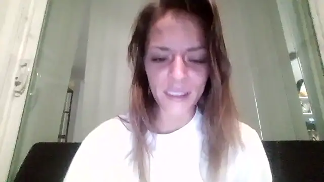 Snapshot of LaylaRainVIP chatting on 09.14.25 LaylaRainVIP online show from 09.14.25