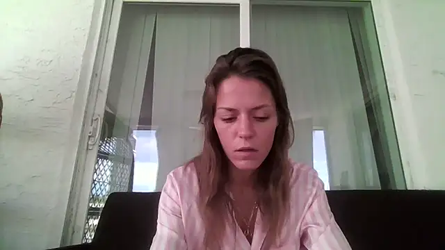 Snapshot of LaylaRainVIP chatting on 09.14.25 LaylaRainVIP online show from 09.14.25