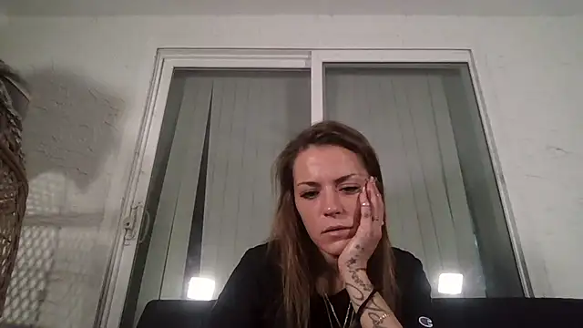 Snapshot of LaylaRainVIP chatting on 09.16.25 LaylaRainVIP online show from 09.16.25