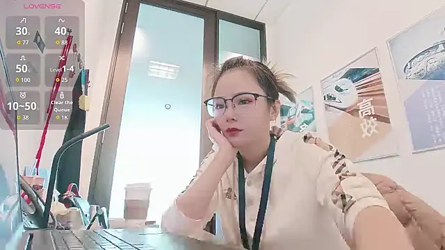 Snapshot of KKMM168 chatting on 12.16.25 KKMM168 online show from 12.16.25