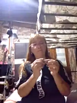 SexyHottMom online show from 12.18.25