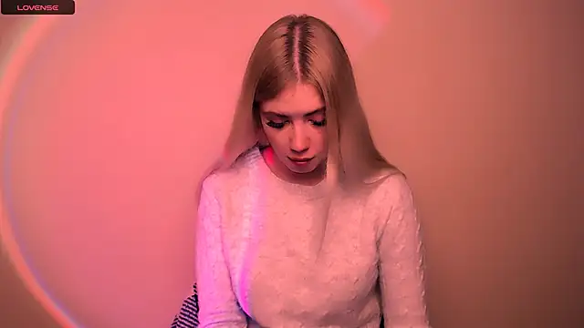 Snapshot of AliceHotty_ chatting on 11.10.25 AliceHotty online show from 11.10.25