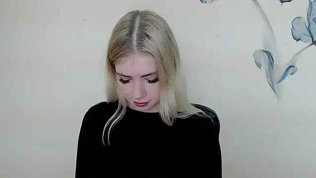 Snapshot of AliceHotty_ chatting on 11.21.25 AliceHotty online show from 11.21.25