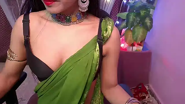 Snapshot of heyy_kiran chatting on 11.12.25 heyy kiran online show from 11.12.25