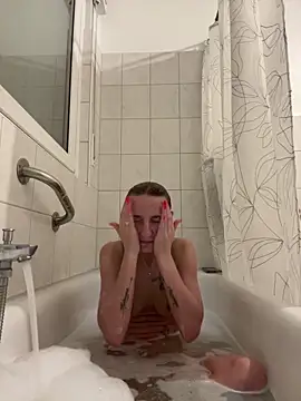 Snapshot of Emilia_Mausi chatting on 01.05.26 Emilia Mausi online show from 01.05.26