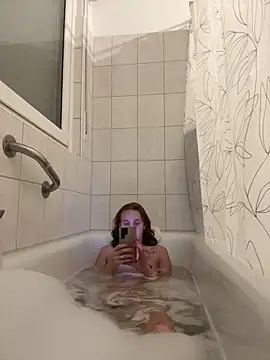 Snapshot of Emilia_Mausi chatting on 01.06.26 Emilia Mausi online show from 01.06.26