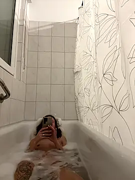 Snapshot of Emilia_Mausi chatting on 01.13.26 Emilia Mausi online show from 01.13.26