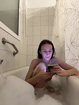 Snapshot of Emilia_Mausi chatting on 02.19.26 Emilia Mausi online show from 02.19.26