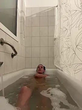 Snapshot of Emilia_Mausi chatting on 03.08.26 Emilia Mausi online show from 03.08.26