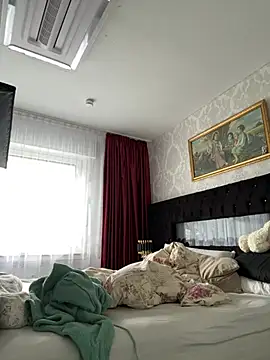 Snapshot of Emilia_Mausi chatting on 03.25.26 Emilia Mausi online show from 03.25.26