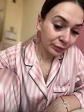 iSelena online show from 03.02.26