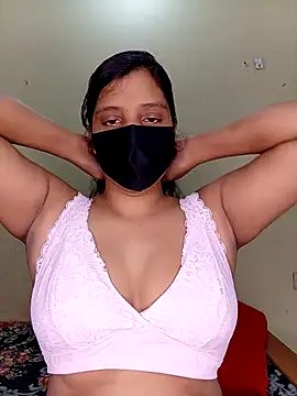 Snapshot of Rose-luckey chatting on 10.27.25 Rose-luckey online show from 10.27.25