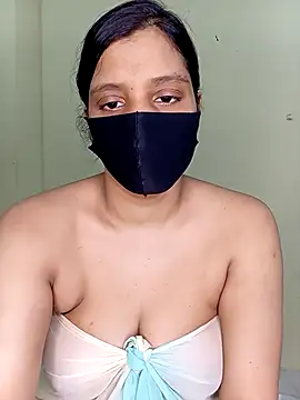 Snapshot of Rose-luckey chatting on 11.01.25 Rose-luckey online show from 11.01.25