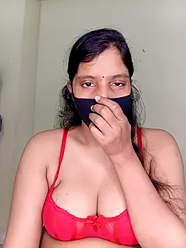 Snapshot of Rose-luckey chatting on 11.04.25 Rose-luckey online show from 11.04.25