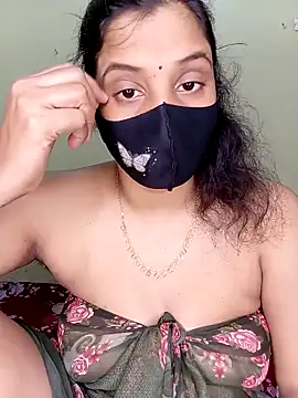 Snapshot of Rose-luckey chatting on 11.11.25 Rose-luckey online show from 11.11.25