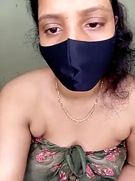 Snapshot of Rose-luckey chatting on 11.13.25 Rose-luckey online show from 11.13.25