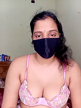 Snapshot of Rose-luckey chatting on 11.14.25 Rose-luckey online show from 11.14.25