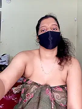 Snapshot of Rose-luckey chatting on 11.16.25 Rose-luckey online show from 11.16.25