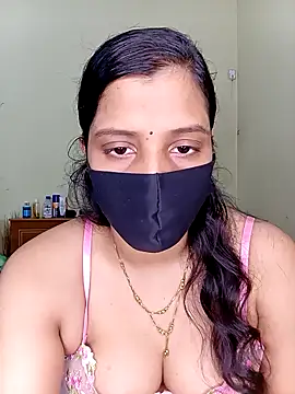 Snapshot of Rose-luckey chatting on 11.18.25 Rose-luckey online show from 11.18.25