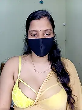 Snapshot of Rose-luckey chatting on 11.20.25 Rose-luckey online show from 11.20.25