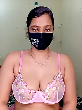 Snapshot of Rose-luckey chatting on 12.04.25 Rose-luckey online show from 12.04.25