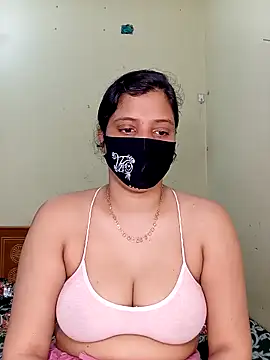 Snapshot of Rose-luckey chatting on 12.05.25 Rose-luckey online show from 12.05.25