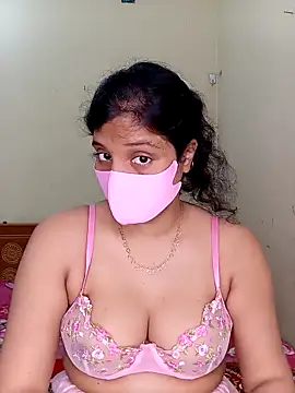 Snapshot of Rose-luckey chatting on 12.19.25 Rose-luckey online show from 12.19.25