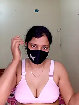 Snapshot of Rose-luckey chatting on 12.20.25 Rose-luckey online show from 12.20.25