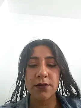 CAROLINE  07 online show from 11.18.25