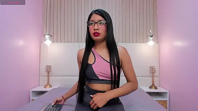 MelanyWayne  online show from 03.17.26